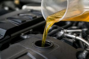 Read more about the article Olej 5W-30 czy 0W-20? Co oznaczają symbole lepkości